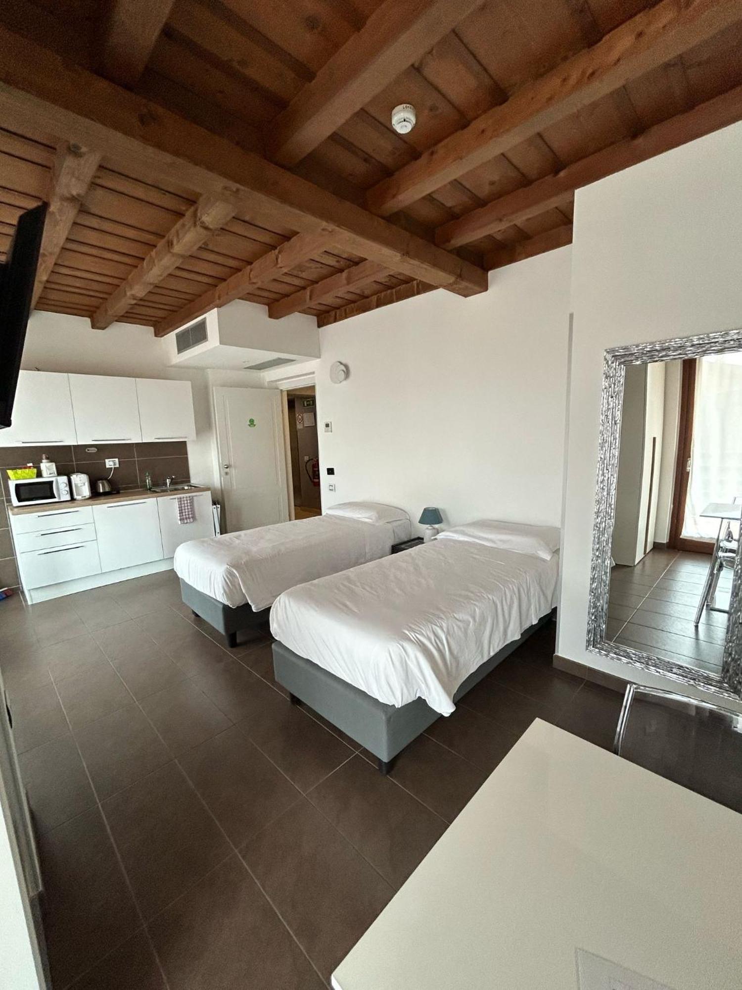 Bes Residence Bergamo Polaresco Esterno foto